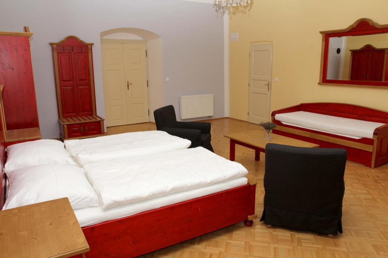 Zamek Liboun Hotel Louňovice pod Blaníkem Екстериор снимка